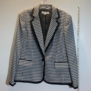 Kasper Houndstooth Print Business Jacket. Size 18